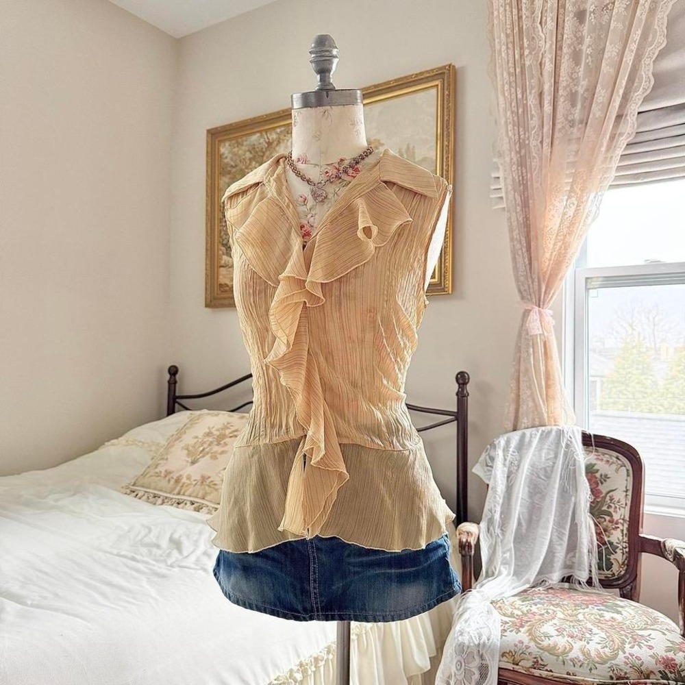 ruffle fairy top  y2k studio‎ 1940 beige pleated ruffle front top sleeveless